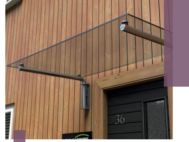 Стеклянные козырьки на входы и фасады в Красноуфимске